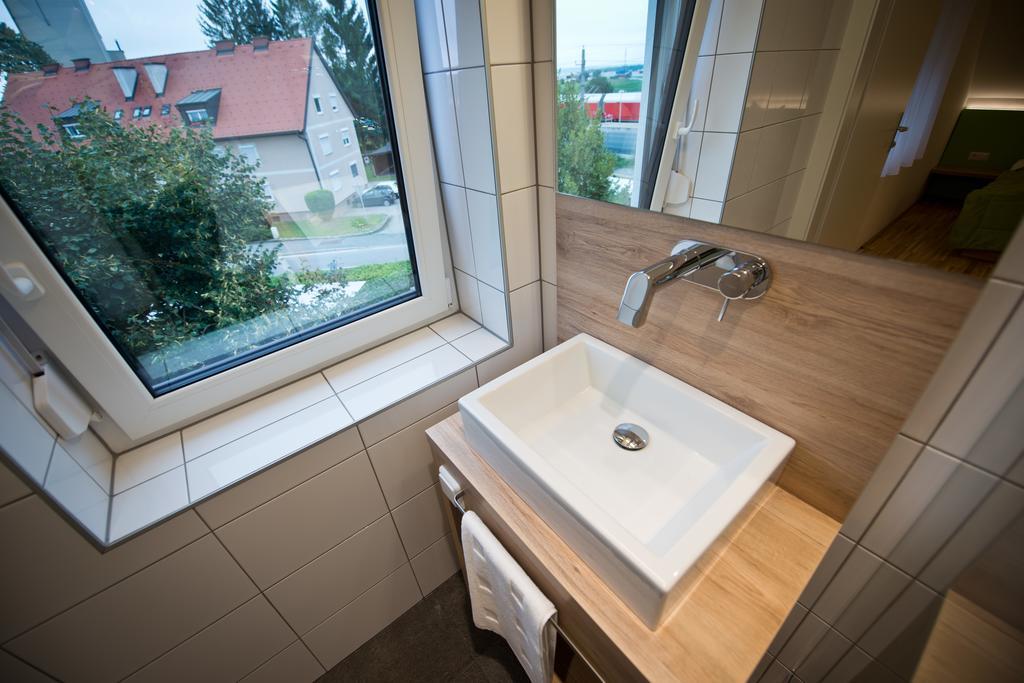 Hotel Restaurant Meyer Kalsdorf bei Graz Bilik gambar